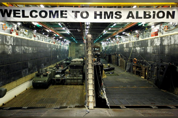 国防部回应“英国军舰擅闯中国西沙群岛领海遭驱逐”