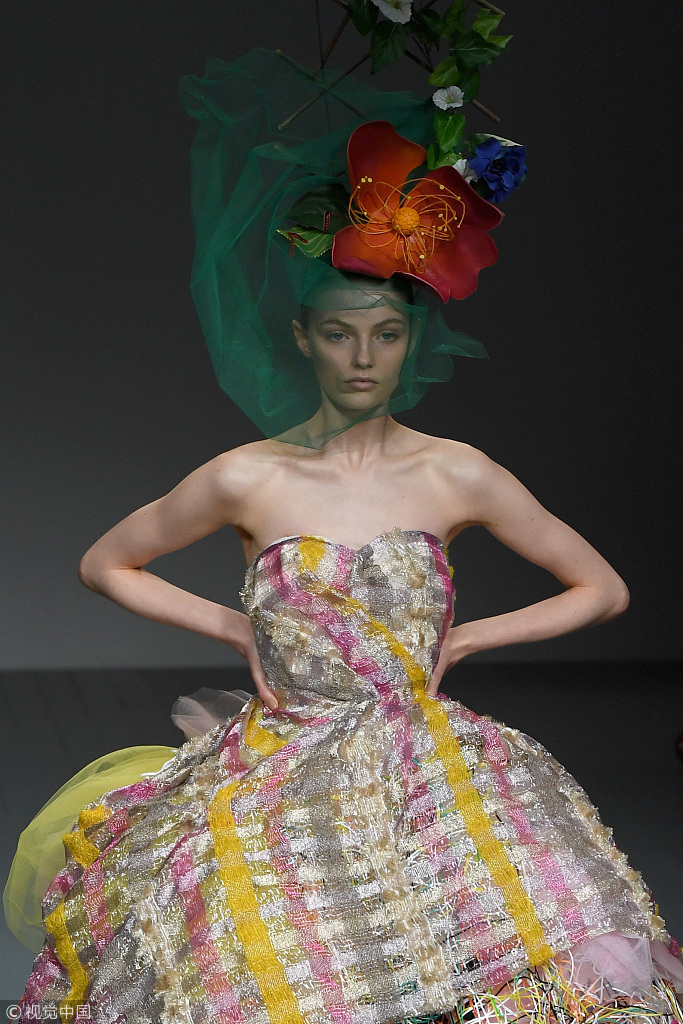 爱丽丝梦游仙境般的童趣世界!Matty Bovan 201