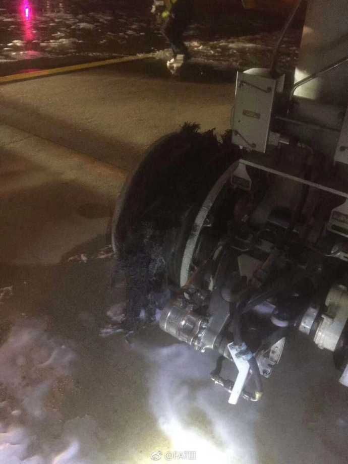 马航上海飞吉隆坡客机爆胎 机身损伤中断起飞