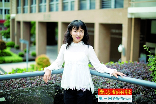 和杨钰莹是闺蜜 著名填词人真实身份竟是中学老师