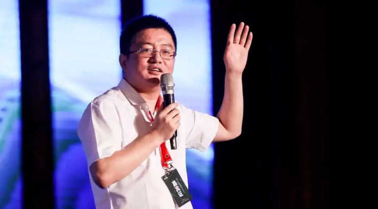 “雷语频出”俞敏洪 ，“欠钱不还”罗永浩 | 热门人物盘点