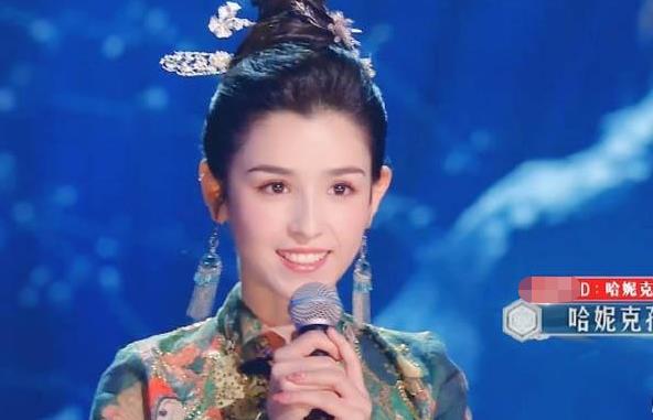 继佟丽娅热巴娜扎后 她一舞成名成“新疆四美”