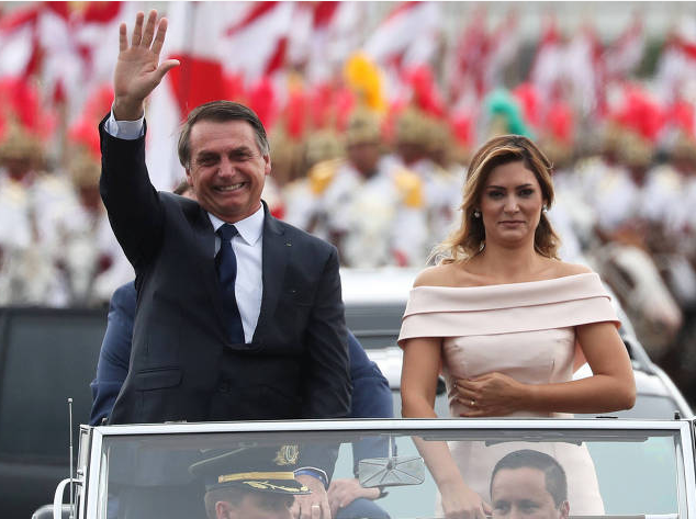 巴西新总统博索纳洛正式上任 曾在竞选中遇刺