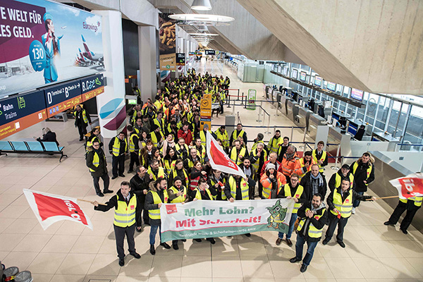 德国八大机场安检员因涨薪谈判破裂将罢工 波