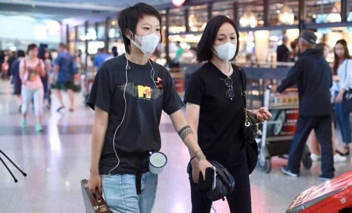 周迅和陈坤吃饭还叫上窦靖童？这闺蜜情也是杠杠的！
