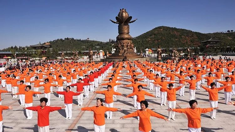 区块链广场舞，大妈们的黄昏“链”锌式