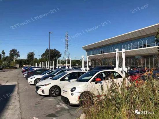 FF为员工新安装的一排充电桩。图片：21Tech独家拍摄，摄影：白杨