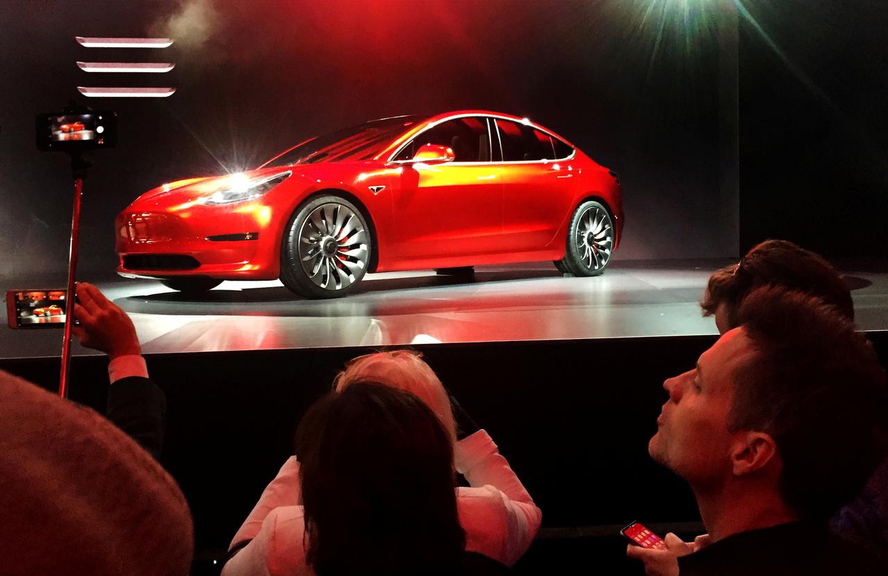 特斯拉发布基础版Model 3 售价3.5万美元 最快两周内交付