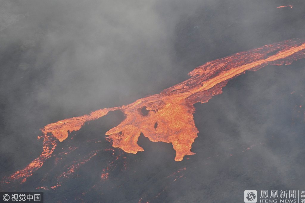 法屬留尼汪島圣皮埃爾Saint Pierre火山爆發 熔巖流淌成河