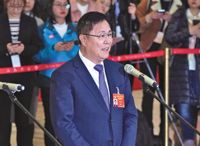 首场委员通道开启5G、玉兔号被“点题”