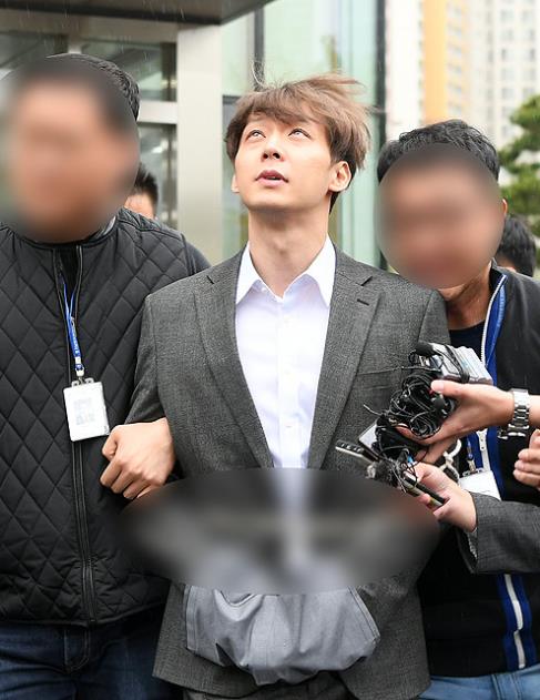 朴有天涉嫌吸毒被押送至看守所 是否拘留将做最终决定