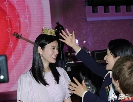 奚梦瑶的盛大求婚仪式，有钱人的审美好奇怪？