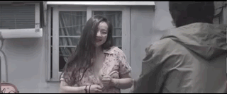 她非红不可！艳压范冰冰，和三个丈夫共处一室，够狠…