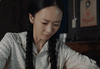 被“男友”暴打？和老师恋爱？终于红了的她究竟遭遇过什么…