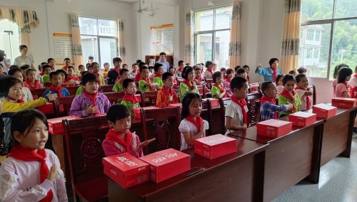 ABC KIDS：儿童鞋服行业的“公益践行者”