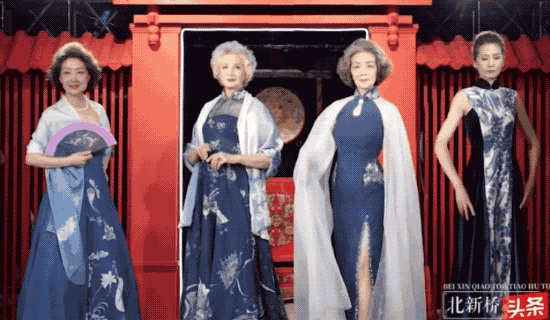 60+时髦奶奶刷爆朋友圈：美丽的人生从来与年龄无关！