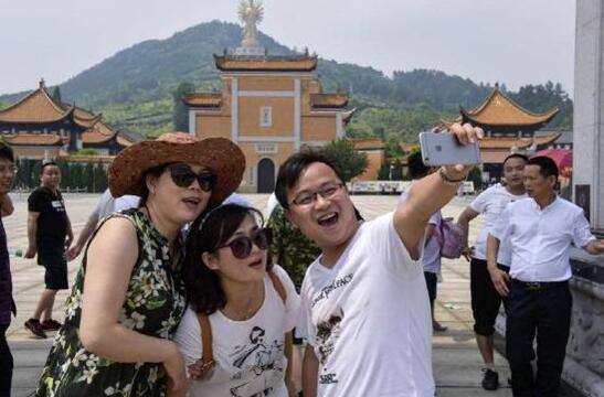 中国平安万人游沩山活动启动 新模式冲击旅游