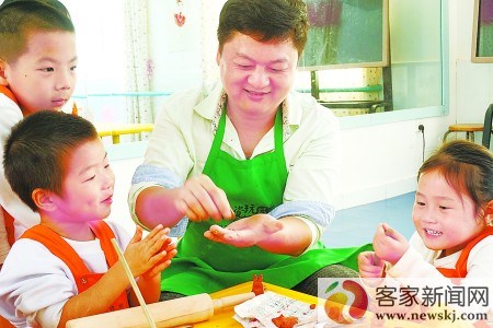 赣州市清华幼儿园:感受陶艺魅力 学习传统文化