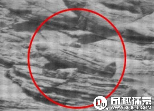 美国航空航天局艾姆斯研究中心太空科学部的行星科学家查尔斯·麦克凯伊称，一种辐射免疫DNA序列芯片对于未来探索火星和其他宇宙天体是至关重要的，它能够探测和排序DNA，其中包括探测任务中的任何生命形式。它还具有较高的灵敏性，对于生物分子十分重要。    目前，外星人猎人发现“好奇号”火星车拍摄的一张照片中存在着“埃及石棺”，猜测这里可能是远古外星人的墓地。图中岩石体外形颇似古埃及石棺，四周散落着碎石。他们甚至认为，“石棺”中是火星人历史上的重要人物。揭秘宇宙中最可能存在外星生命的八颗星球    如图所示，这是保存在博物馆中的埃及石棺。外星人猎人称，如果我们对这张好奇号火星车拍摄照片进行放大，将吃惊地发现在悬崖边缘有一个神秘石棺，这与古埃及石棺极为相似。