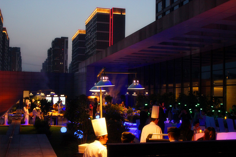 合肥新站利港喜来登酒店户外花园烧烤派对火爆