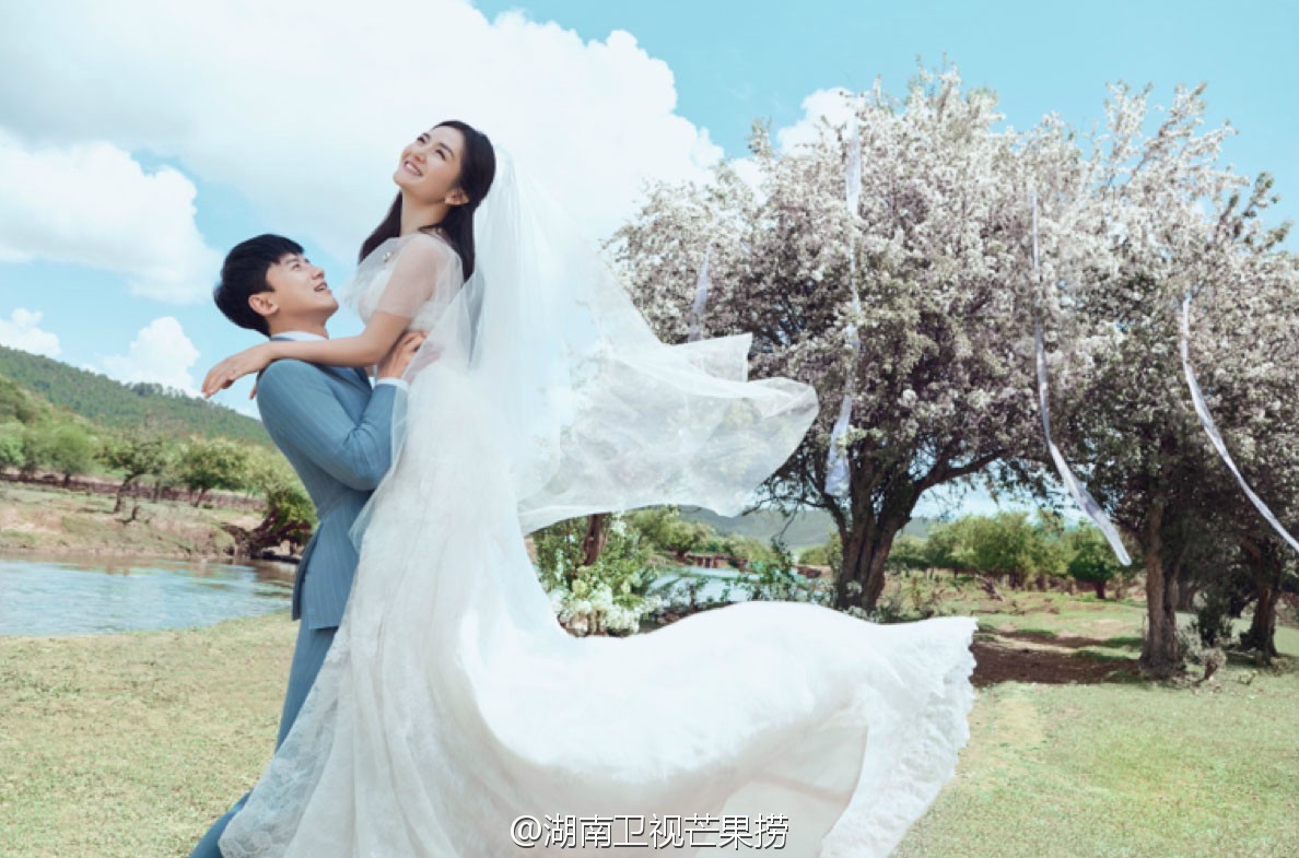 谢娜张杰合体拍大片 结婚五年了还是如此恩爱!_娱乐频道_凤凰网