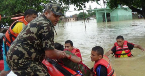 尼泊尔暴雨引发洪水和泥石流 已致58死(图)