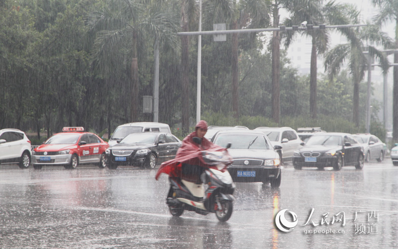 台风 妮妲 带来强降雨 广西要求学校停止上课及