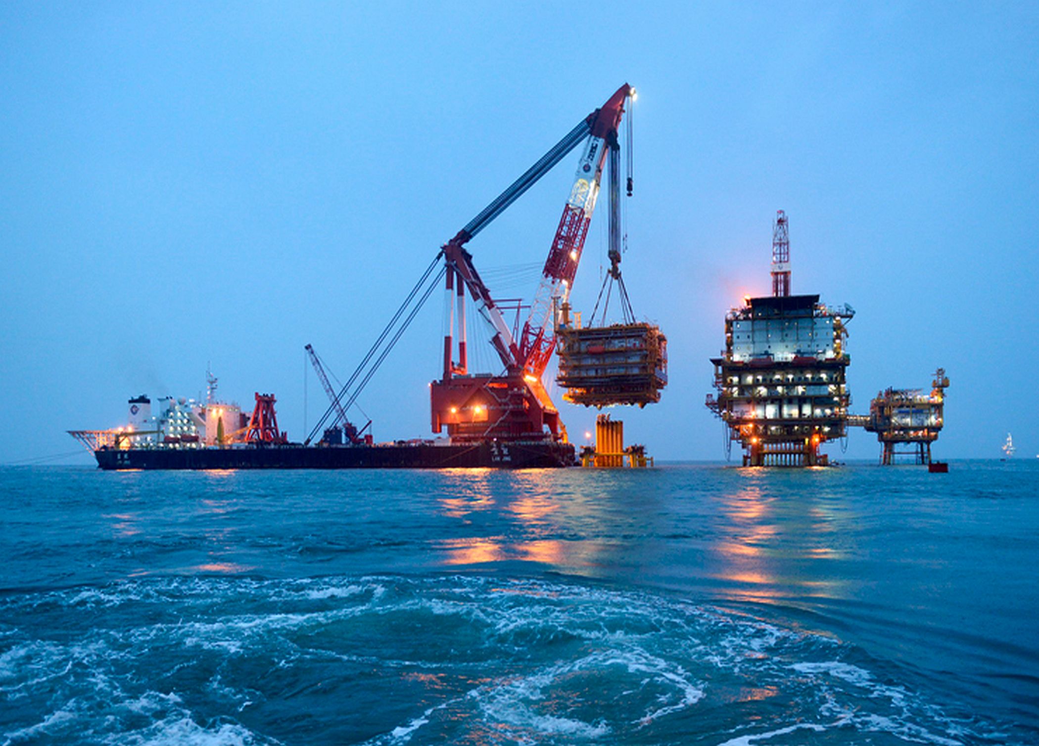 油市又是一年苦日子 供应过剩局面迟迟未解