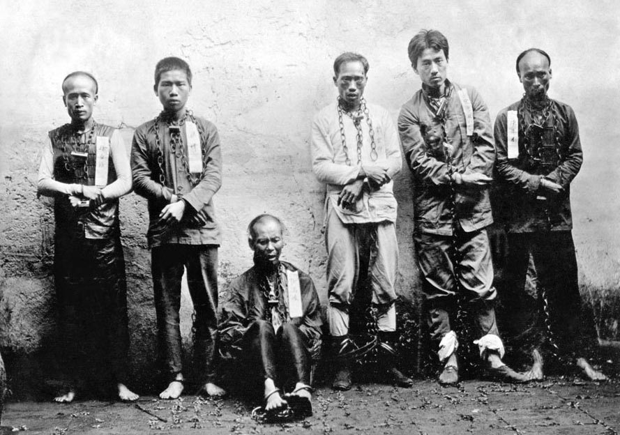 被捕后临刑前的黄花岗诸烈士。