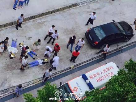 广东一中学老师开车撞伤3名学生，伤者无生命危险