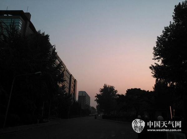 今天北京污染升级有中度霾 明起空气质量转好