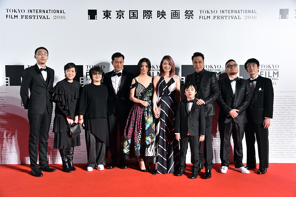 《脱皮爸爸》出征东京电影节 吴镇宇费曼亮相红毯