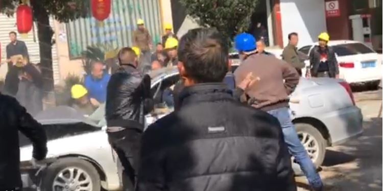 浙江街头“全武行”：一群人持棍群殴致1死4伤
