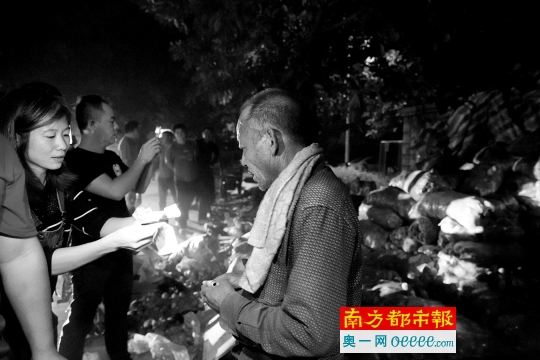 深圳：市民一夜买光32吨土豆，只为让他早回家