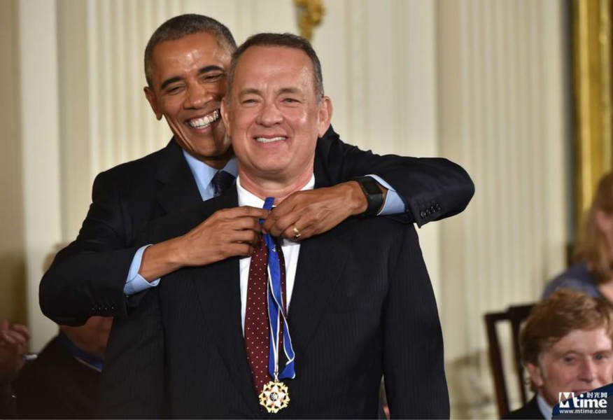 汤姆·汉克斯获总统自由勋章 奥巴马为众星授