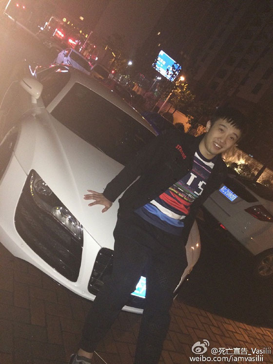 死亡宣告微博宣布出售豪车R8 欲换法拉利458