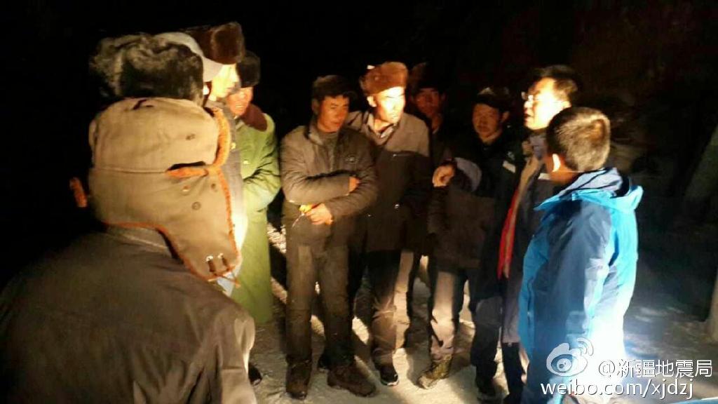 新疆6.7级地震致1人死亡 村民-10度雪地避险(图)