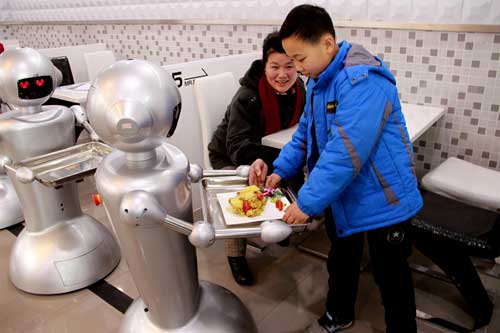 和人工智能融合 商用机器人离爆发还有多远？
