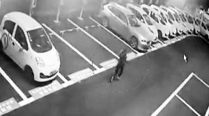 11岁男孩偷开车上路撞死路人逃逸 称以为撞到