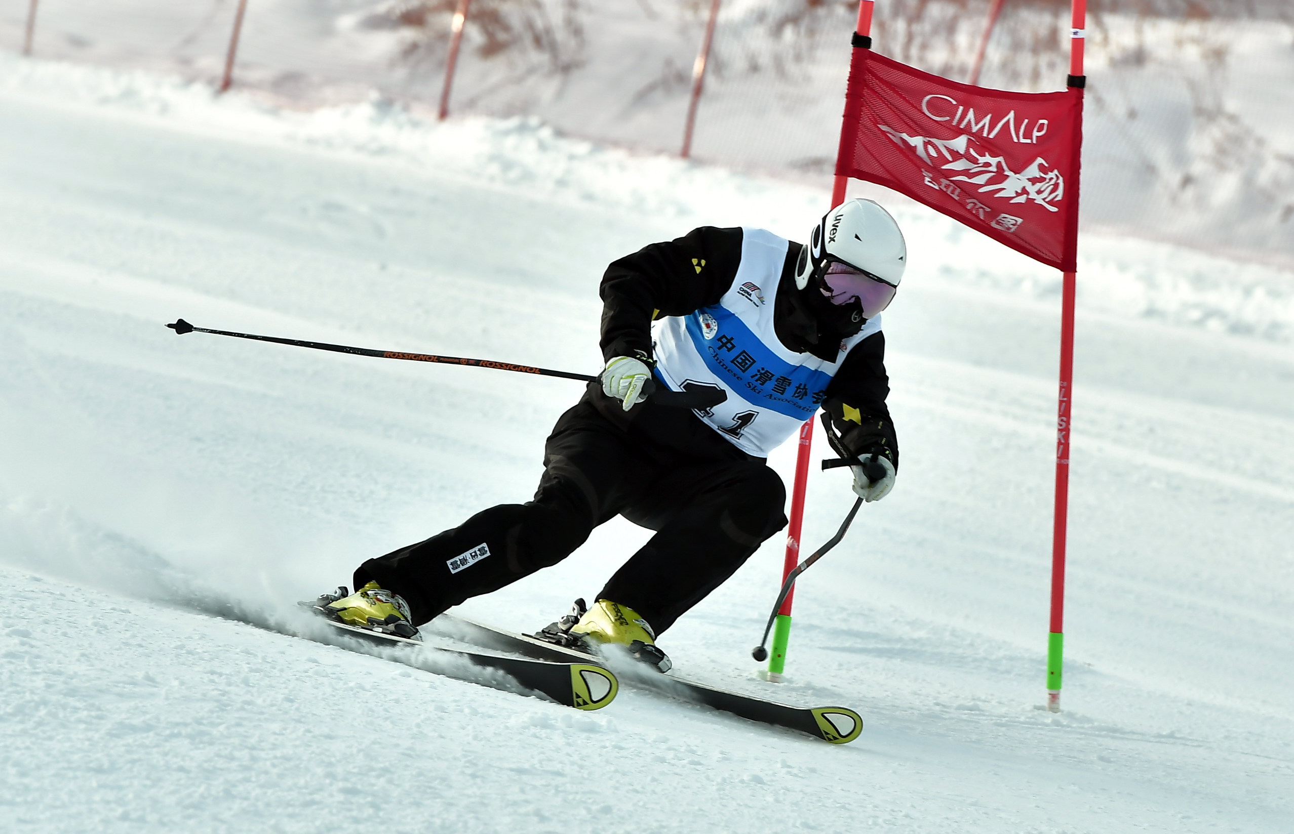 喜玛尔图助威冬奥 上演速度与激情完美对决_综合体育_华体即时比分直播网