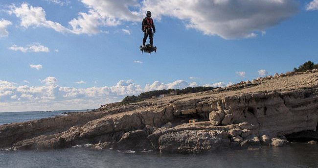 飞天滑板面世，飞行高度是帝国大厦的7倍