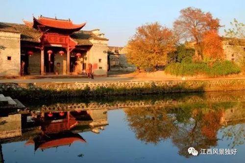 渼陂古村位于江西省吉安市青原区东南部富水河畔,离吉安城30公里,属青
