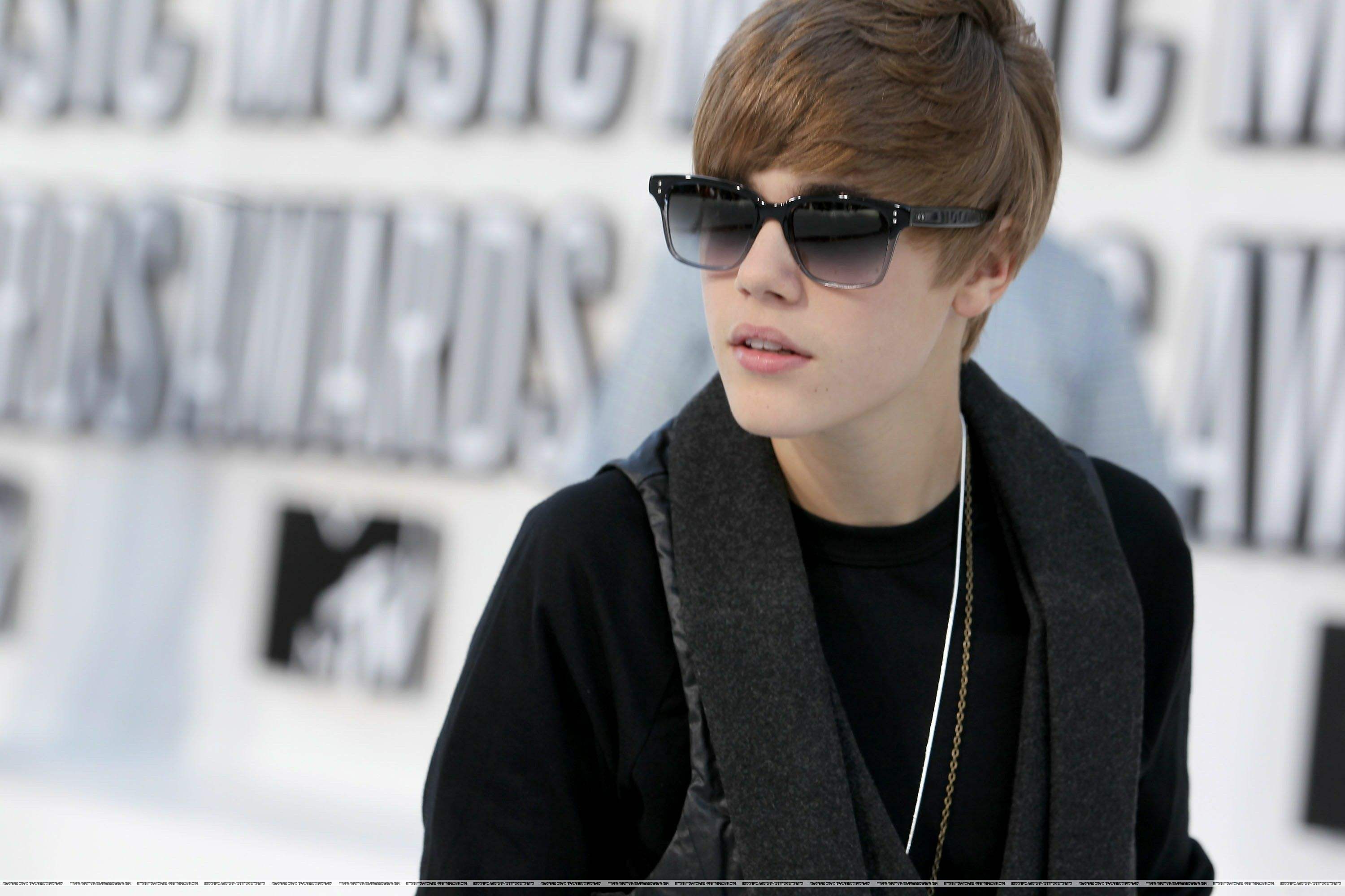 Justin Bieber HD Desktop壁纸：宽屏：高清晰度：全屏