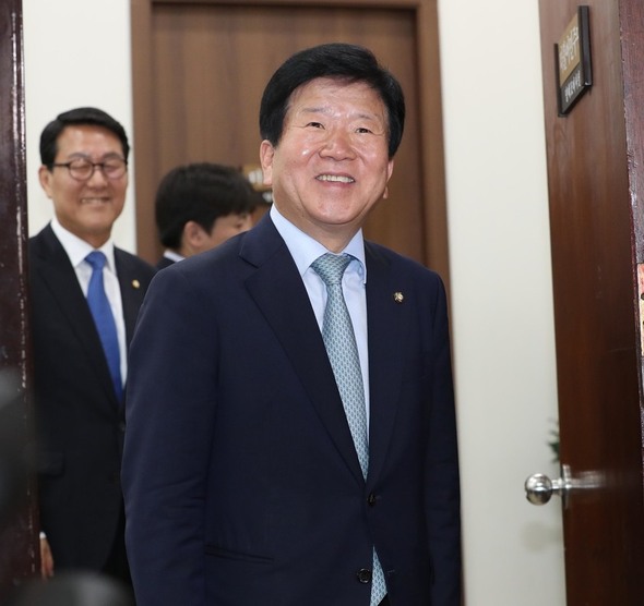 “中国通”朴炳锡率代表团访华 中韩外交渠道开始恢复