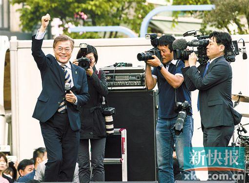 韩国周二大选 文在寅民调支持率达42.4%持续领跑