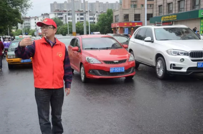 城市第三中学 护学岗和公交站台志愿服务岗