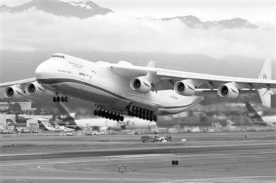 英媒：中国将引进世界最大货运飞机安-225(图)