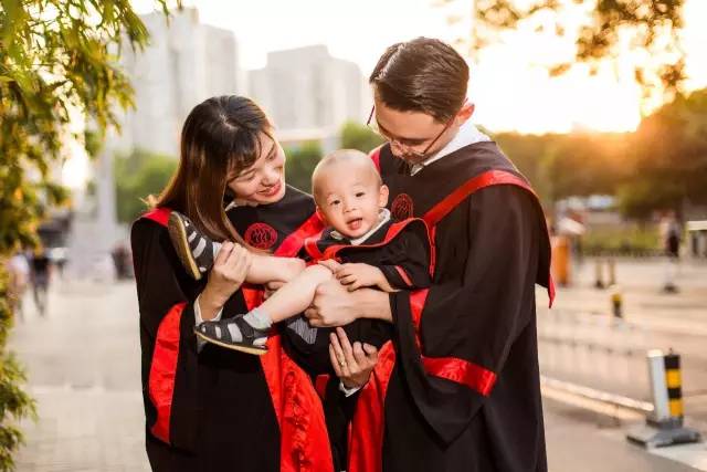 人大本科生大三结婚大四生子:我的辛酸我知道(图)