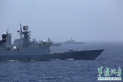 中国与阿曼海军举行海上联合演习 长春舰指挥