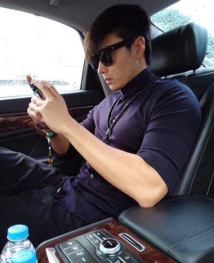 晨小柏的“口罩卡”对阵“奇葩主播”